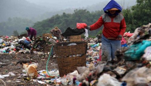 Hamparan sampah di Tempat Pembuangan Akhir (TPA) Jatibarang, Semarang pada 27 Februari 2016. Kredit foto: TEMPO/Budi Purwanto