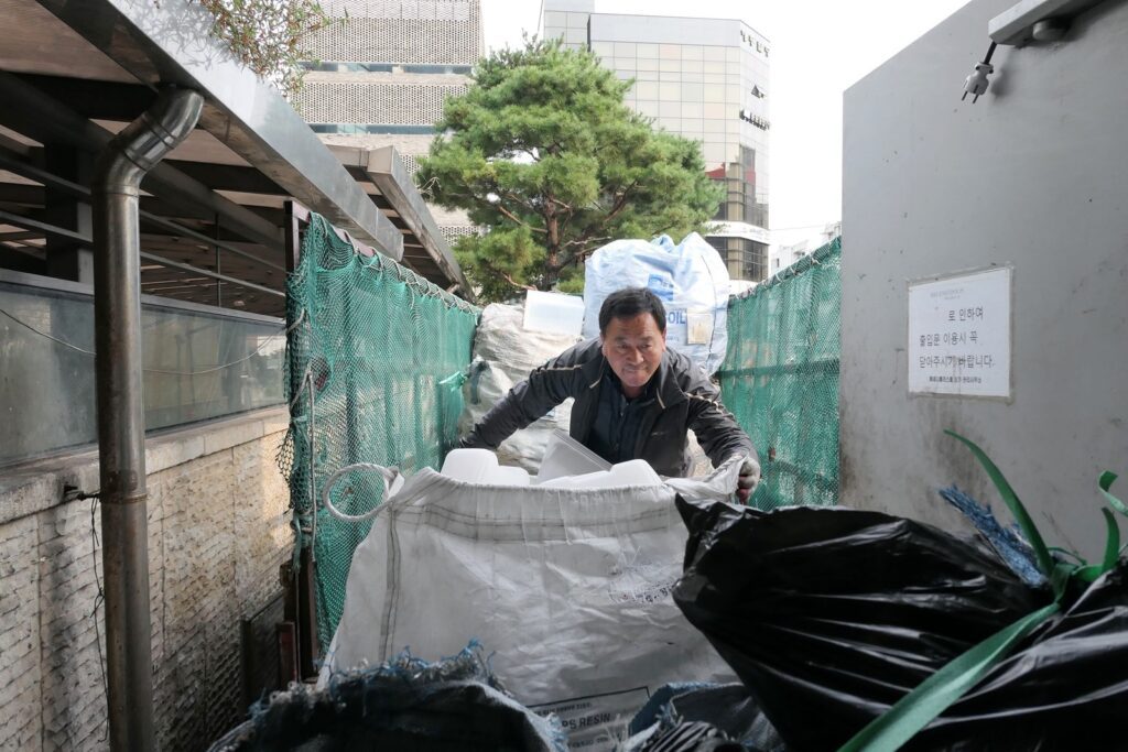 Sampah plastik di Korea Selatan
