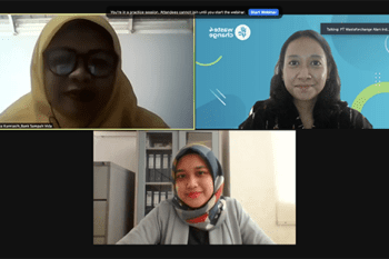 Bekasi, 23 Desember 2021 - PT Wasteforchange Alam Indonesia (Waste4Change) menyelenggarakan acara bertajuk “Virtual Talk Show Kiprah Komunitas Ibu dalam Pengelolaan Bank Sampah di Kawasan Perumahan” dalam momen memperingati Hari Ibu Nasional yang jatuh pada 22 Desember. Pada kesempatan tersebut, Waste4Change turut mengundang Arum Tri Windari selaku General Admin Supervisor dari Town Management Vida Bekasi dan Nia Kurniasih selaku Pengurus Bank Sampah Vida Bekasi.